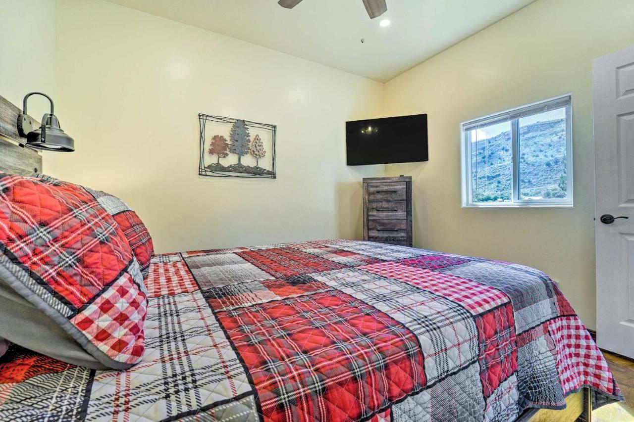 Serene Dolores Cabin With Patio And River Access! 외부 사진